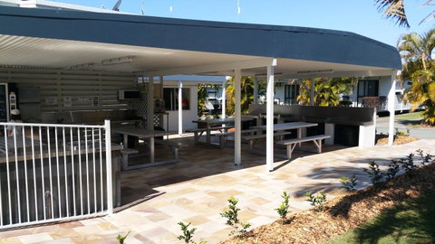 Alex Beach Cabins And Tourist Park - Melbourne Tourism 21