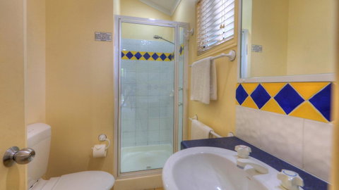 Alex Beach Cabins And Tourist Park - Melbourne Tourism 3
