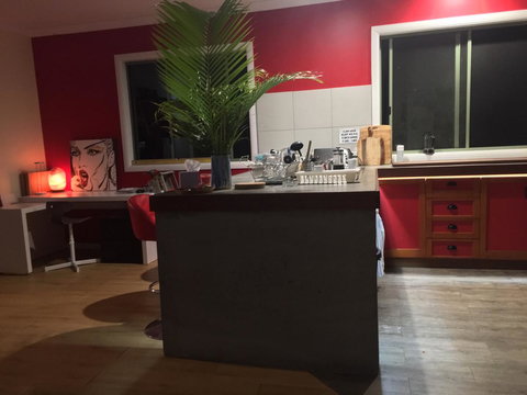 KiteSurf 1770 Beach House - Melbourne Tourism 24