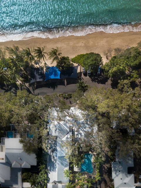 Paradise On The Beach Resort - Melbourne Tourism 5