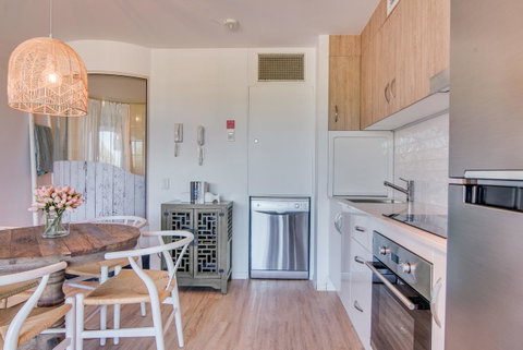 Grand Palais Boolarong Beachside Apartments - Melbourne Tourism 6