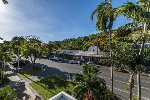 Regal Port Douglas - Melbourne Tourism 10