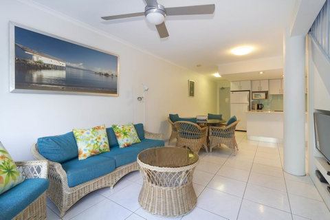 The White House Port Douglas - Melbourne Tourism 24