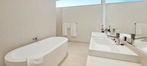 Pool Resort Port Douglas - Melbourne Tourism 27
