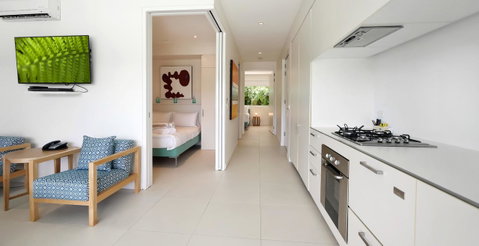 Pool Resort Port Douglas - Melbourne Tourism 14