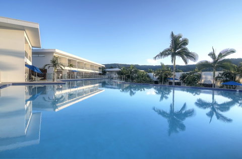 Pool Resort Port Douglas - Melbourne Tourism 1
