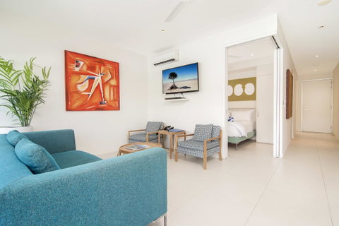 Pool Resort Port Douglas - Melbourne Tourism 32