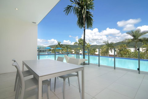 Pool Resort Port Douglas - Melbourne Tourism 31