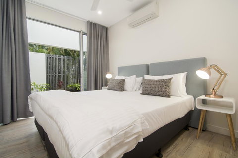 Pool Resort Port Douglas - Melbourne Tourism 42
