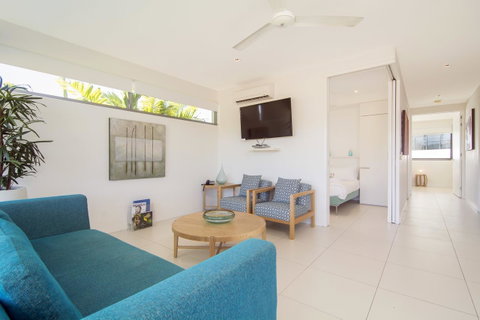 Pool Resort Port Douglas - Melbourne Tourism 12