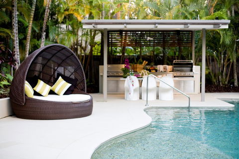 Noosa Tropicana - Melbourne Tourism 0
