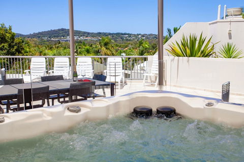 Noosa Tropicana - Melbourne Tourism 25