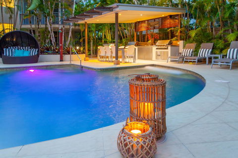 Noosa Tropicana - Melbourne Tourism 1