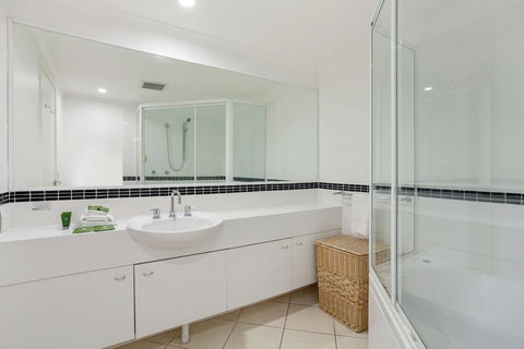 Noosa Tropicana - Melbourne Tourism 31