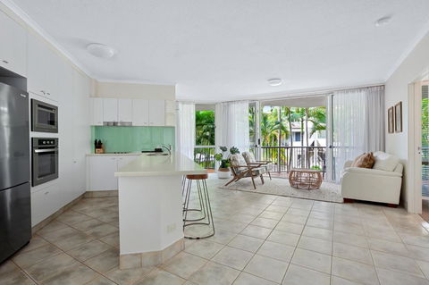 Noosa Tropicana - Melbourne Tourism 12