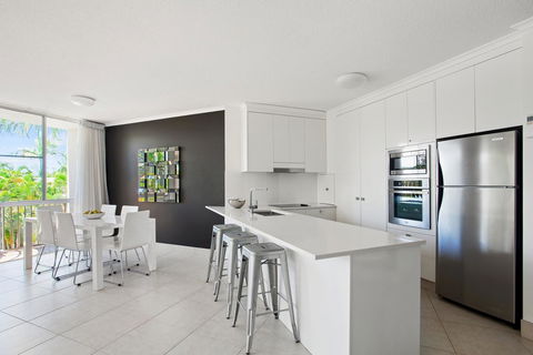 Noosa Tropicana - Melbourne Tourism 9