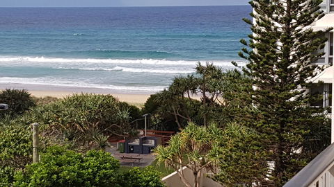 Surfers Chalet - Melbourne Tourism 23
