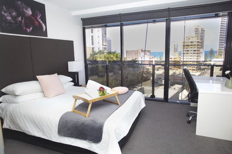 Circle Luxury Holidays - Melbourne Tourism 9