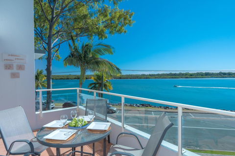 Munna Beach Apartments - Melbourne Tourism 13