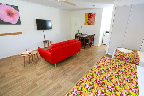 Port Douglas Motel - Melbourne Tourism 7