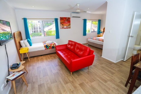 Port Douglas Motel - Melbourne Tourism 4