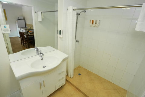 Port Douglas Motel - Melbourne Tourism 6