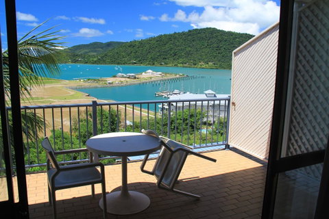 Ocean Views At Whitsunday Terraces Resort - Melbourne Tourism 5