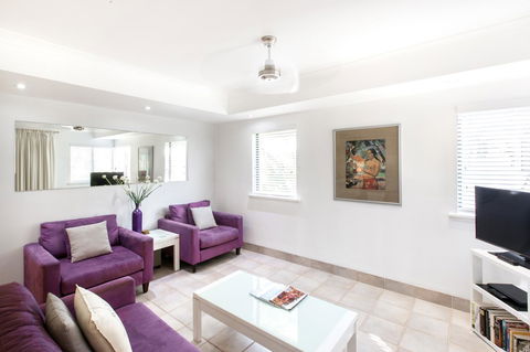 Bermuda Villas - Melbourne Tourism 8