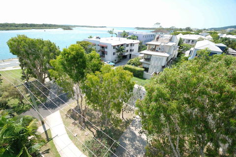 Bermuda Villas - Melbourne Tourism 18
