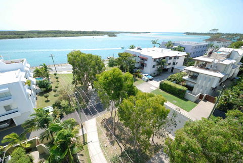 Bermuda Villas - Melbourne Tourism 15