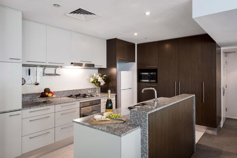 Oaks Brisbane Aurora Suites - Melbourne Tourism 6