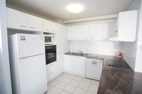San Marino By The Sea Apartments - Melbourne Tourism 3