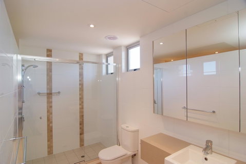 Coral Cove Apartments - Melbourne Tourism 12