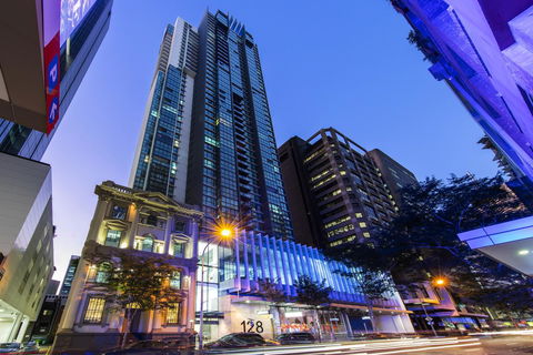 Oaks Brisbane On Charlotte Suites - Melbourne Tourism 0