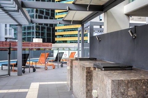 Evolution Apartments - Melbourne Tourism 6