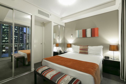 Evolution Apartments - Melbourne Tourism 13