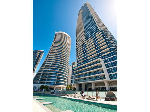 H Star Residences-- Paradise Stayz - Melbourne Tourism 26