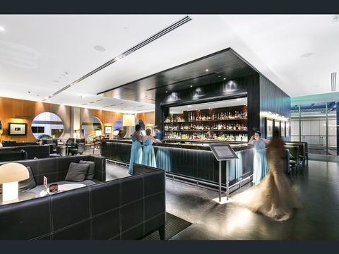 H Star Residences-- Paradise Stayz - Melbourne Tourism 15