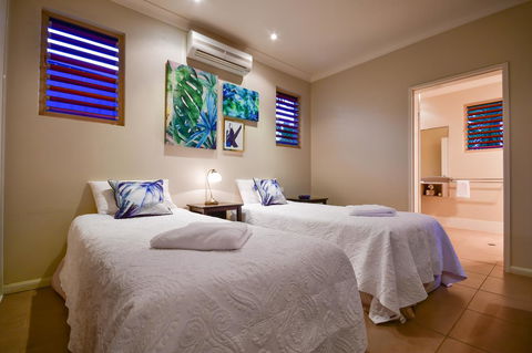 Blue Summit Hideaway - Melbourne Tourism 3