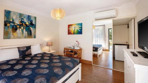 Bilinga Beach Motel - Melbourne Tourism 12