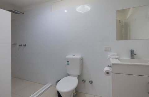 Bilinga Beach Motel - Melbourne Tourism 40