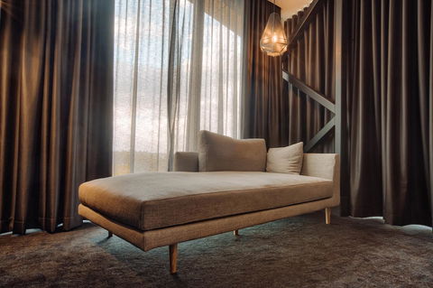 Eatons Hill Hotel - Melbourne Tourism 13