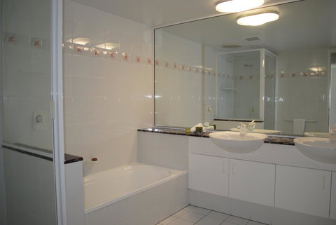 BeachView Apartments At Villa Paradiso - Melbourne Tourism 5