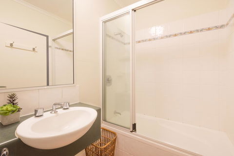 Coral Tree Inn - Melbourne Tourism 41