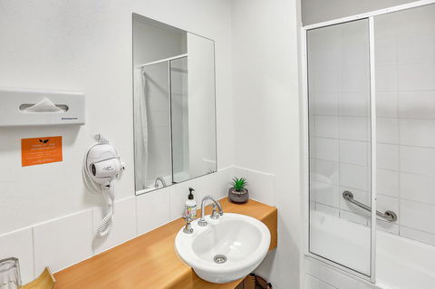 Coral Tree Inn - Melbourne Tourism 33