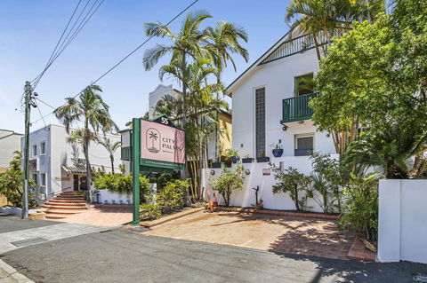 City Palms Brisbane - Melbourne Tourism 0