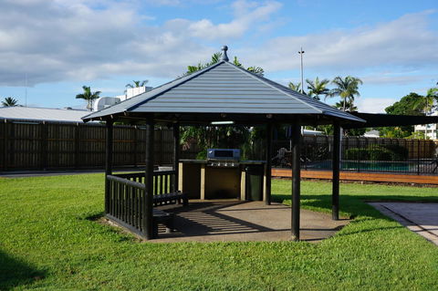 YAL Cairns - A Motel That Makes A Difference - Melbourne Tourism 7