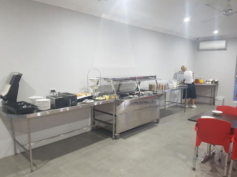 YAL Cairns - A Motel That Makes A Difference - Melbourne Tourism 15