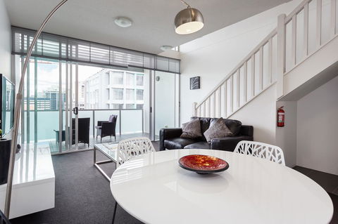 Oxygen Apartments - Melbourne Tourism 13