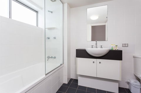 Oxygen Apartments - Melbourne Tourism 12